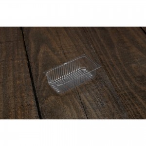 00046 Clear oblong tray for small sweets